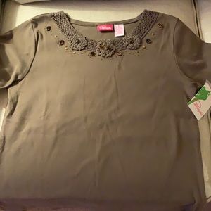 New Pappagallo short-sleeved cotton t-shirt with decorative and beaded neckline.